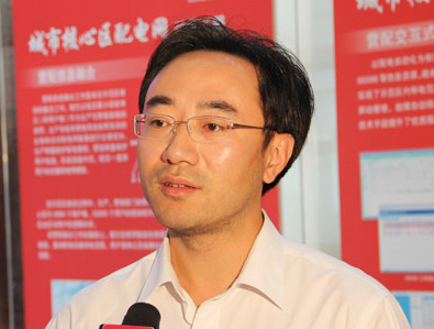 天津城南供電分公司運維檢修部副主任周仁接受人民網(wǎng)天津視窗采訪。（攝影：崔新耀）