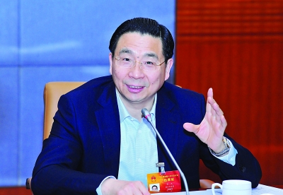 聚焦兩會:以信息帶動制造 實(shí)現(xiàn)“中國智造”