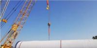深能高郵東部100MW風電項目第一臺風機成功吊裝