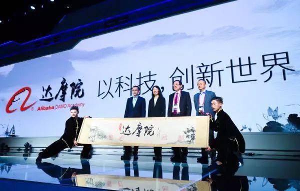 2017中國云計(jì)算行業(yè)年度盤點(diǎn)：黑馬崛起，強(qiáng)者恒強(qiáng)
