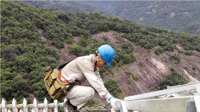 高空線路秋檢 確?？煽抗╇? /></a>
				<span>高空線路秋檢 確?？煽抗╇?/span>
			</li>
		</ul>
	</div>
	
	<div   class=