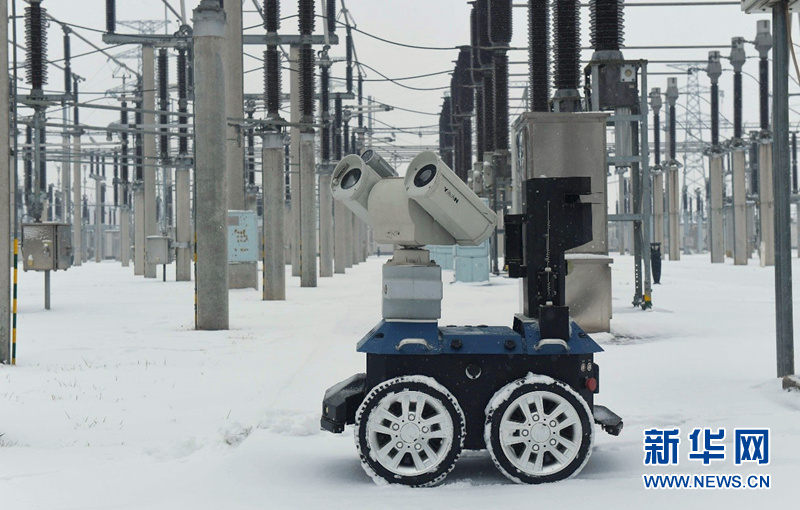 電網(wǎng)智能機器人 雪冰巡檢全天候