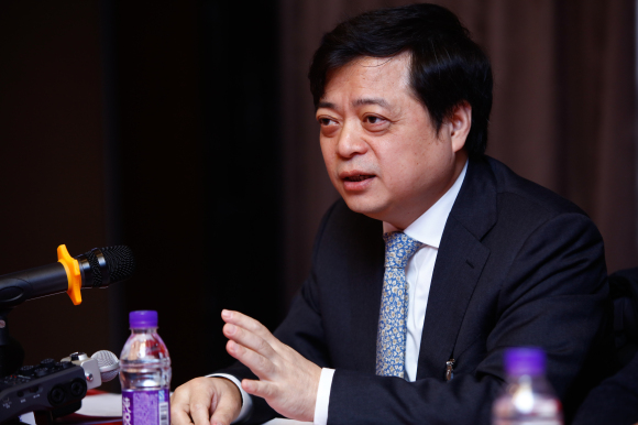 南存輝:完善相關政策促新能源發(fā)展 重視儲能產(chǎn)業(yè)