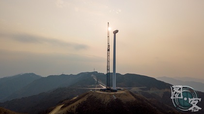 貴州達棒山風(fēng)電項目工程開始吊裝風(fēng)機