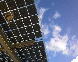 我首條全自動量產(chǎn)石墨烯有機(jī)太陽能電池生產(chǎn)線面世