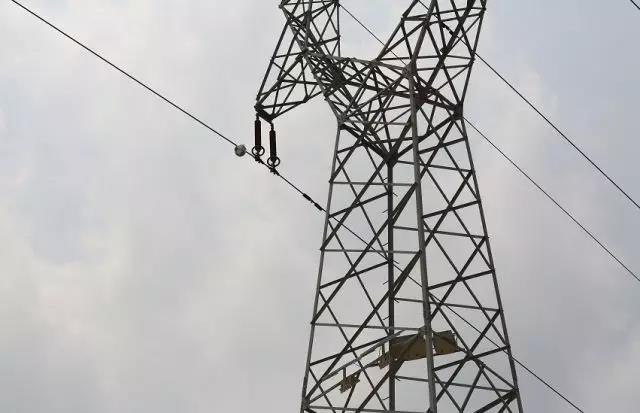 線路上裝了高清“電子眼”，專(zhuān)拍違章施工的你~
