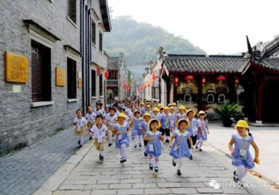 量身定做旅游項(xiàng)目 江蘇在港啟動(dòng)“兩個(gè)一萬(wàn)”惠民行動(dòng)