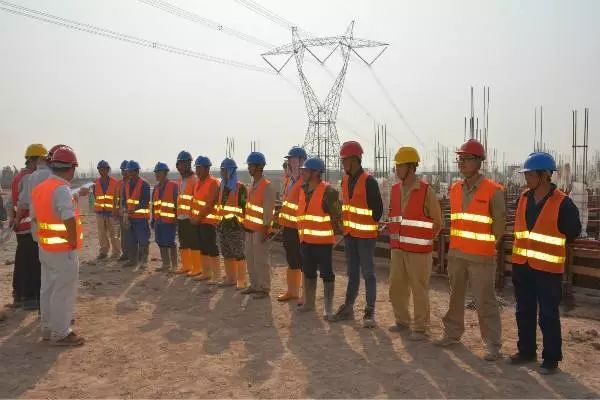 巴鐵缺電怎么辦？中國(guó)為它建造世界第二的線路！