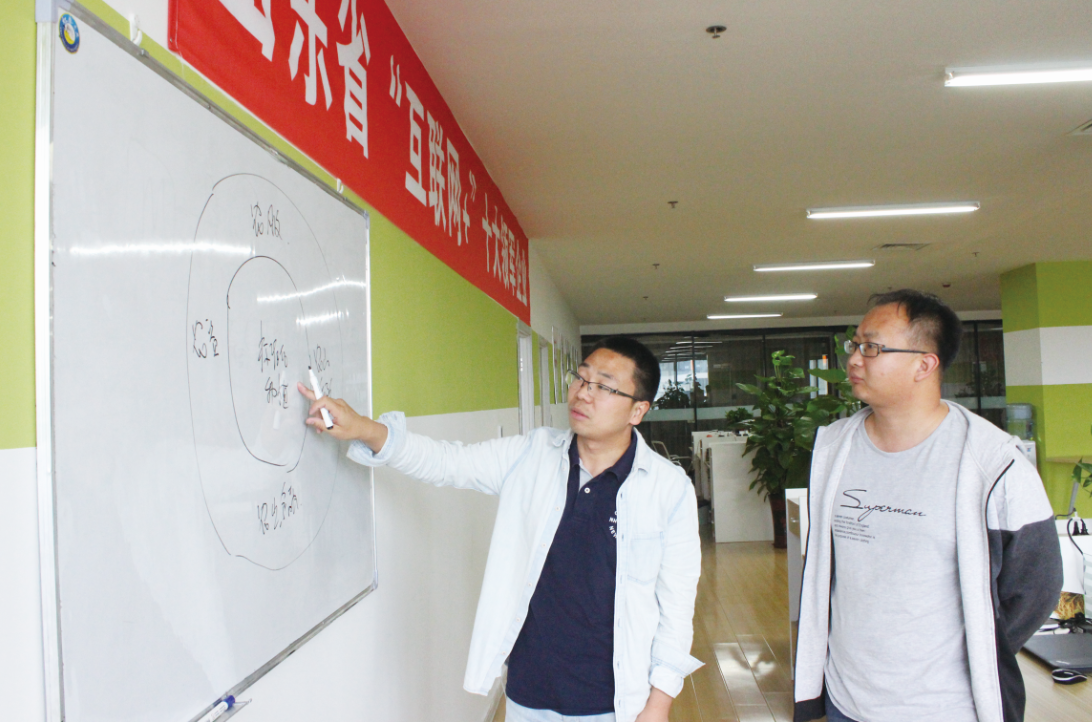 聚焦“互聯(lián)網(wǎng)+農(nóng)業(yè)”，80后小伙打造“種地?！逼脚_(tái)