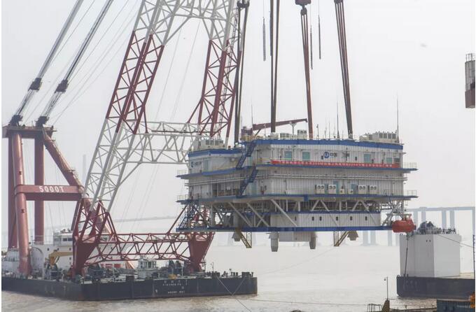 三峽新能源大豐300MW海上風(fēng)電項目升壓站裝船吊裝發(fā)運