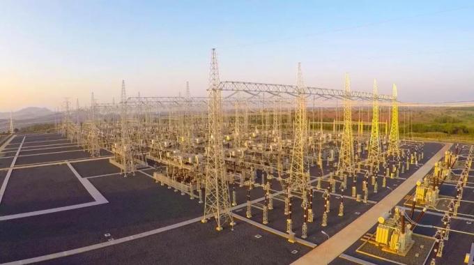 東部非洲輸電線路最長(zhǎng)、電壓等級(jí)最高、輸送容量最大的輸變電工程★ 埃塞俄比亞復(fù)興大壩水電送出500千伏輸變電工程★ 該工程包括新建2×620千米500千伏同塔雙回線路和總長(zhǎng)98千米的雙回400千伏輸電線路，是東  部非洲輸送距離最長(zhǎng)、電壓等級(jí)最高、輸送容量最大的輸變電工程。