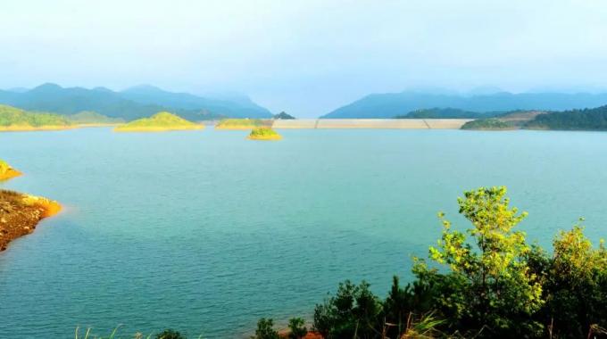 廣東惠州抽水蓄能電站（建成）  惠州抽水蓄能電站位于廣東省惠州市博羅縣，是廣東省內(nèi)興建的第二座大型抽水蓄能電站，是“西電東送”的必要配套工程。