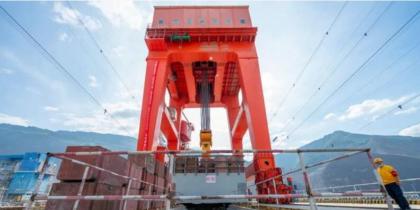 世界起重量最大白鶴灘水電站泄洪洞門(mén)機(jī)具備投運(yùn)條件